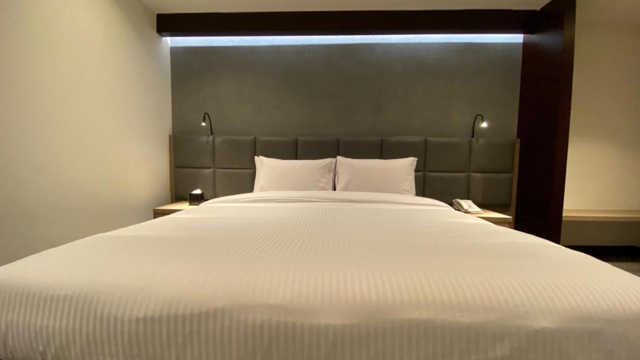 Sitara Hotel Apartment Dubai Esterno foto